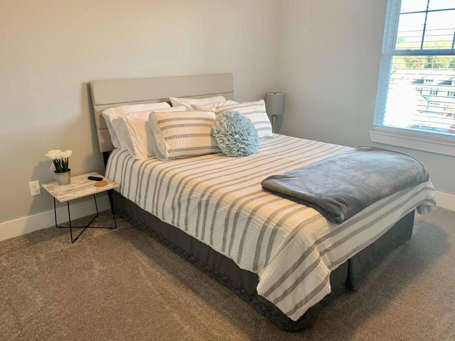 Newly Built Townhome Close To The Asheville Sites Candler Bagian luar foto